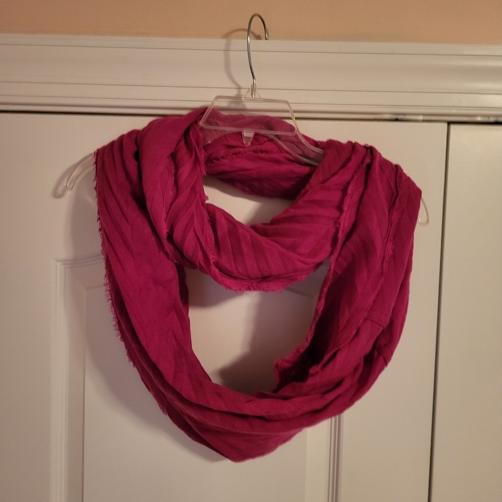 Pink scarf - Picture 2 of 2